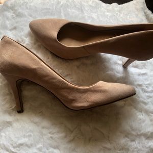 ADORABLE pink/nude heels